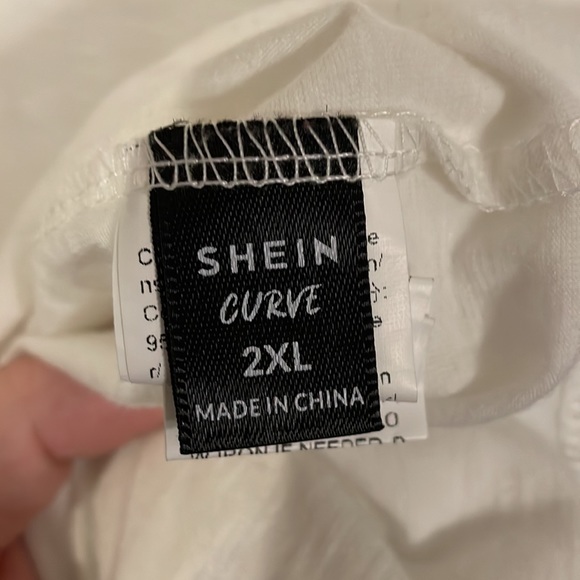 SHEIN Curve Size 2XL White T-Shirt with Gold V-Neck - Picture 5 of 5
